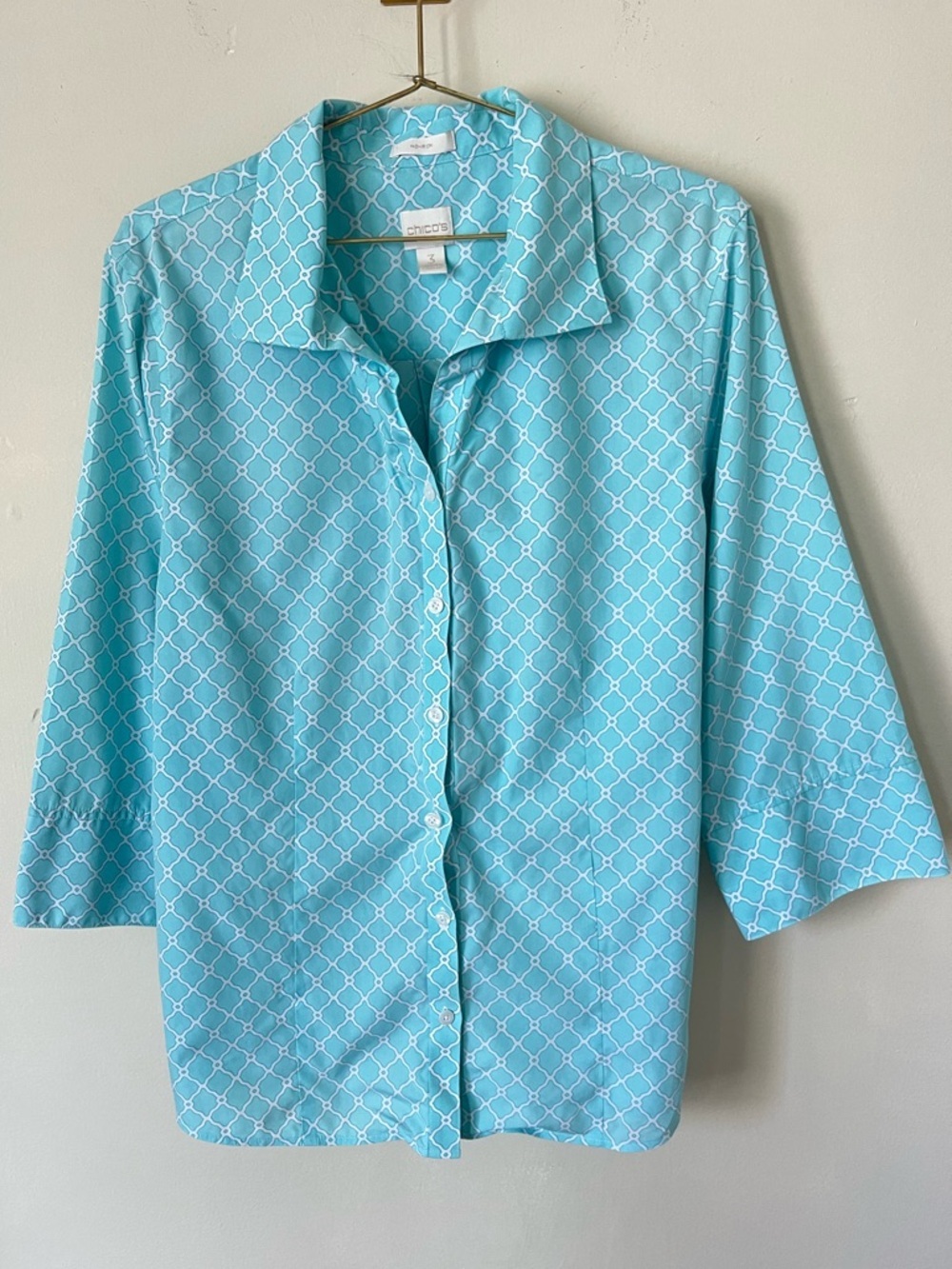 Chico's Aqua and White Geometric 100% cotton  Button Shirt size 3